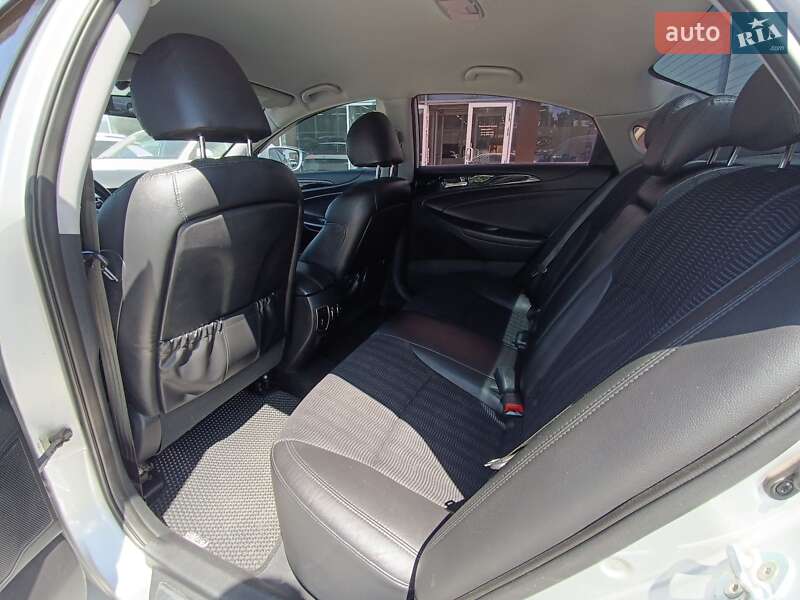 Седан Hyundai Sonata 2014 в Полтаві