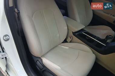 Седан Hyundai Sonata 2015 в 