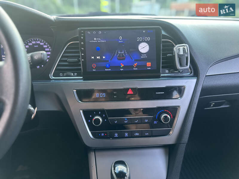 Седан Hyundai Sonata 2015 в Могилев-Подольске