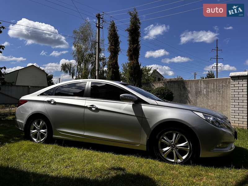 Hyundai Sonata 2010