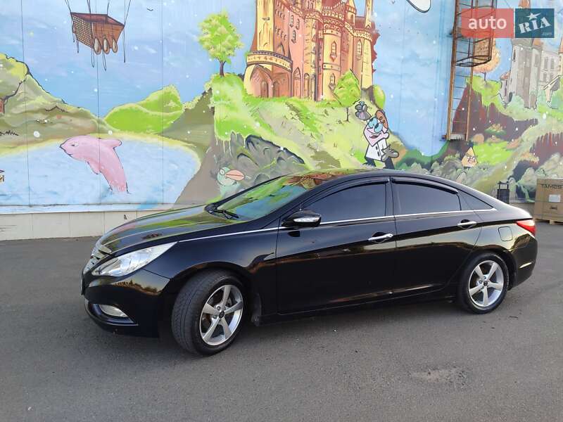 Hyundai Sonata 2011