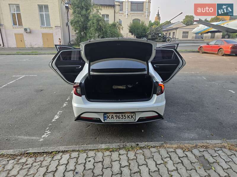 Седан Hyundai Sonata 2019 в Киеве