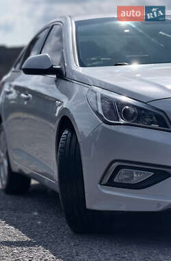 Седан Hyundai Sonata 2015 в Білгороді-Дністровському
