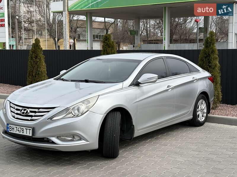 Hyundai Sonata 2012