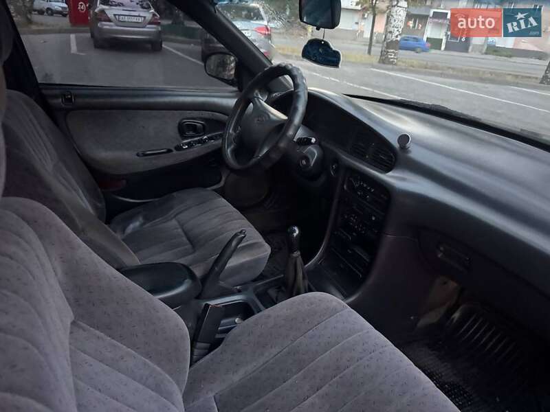 Седан Hyundai Sonata 1998 в Кривом Роге