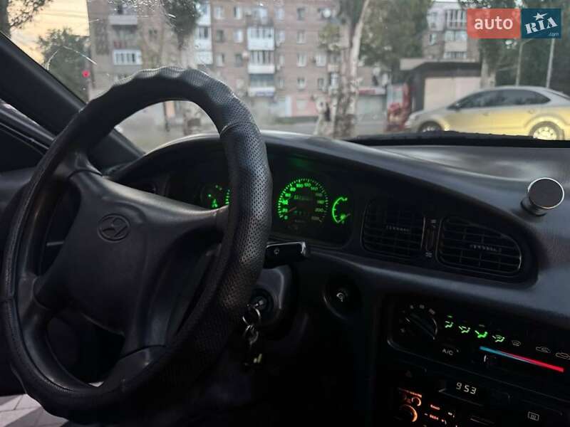 Седан Hyundai Sonata 1998 в Кривом Роге