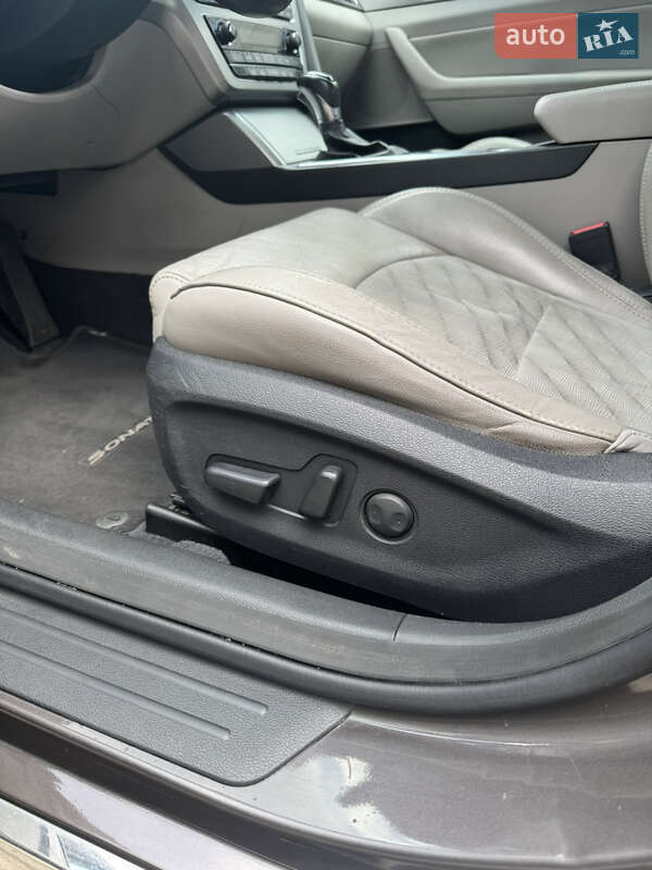 Седан Hyundai Sonata 2015 в Ирпене