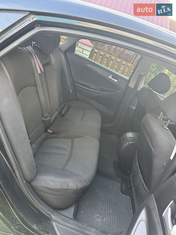 Седан Hyundai Sonata 2011 в Полонном