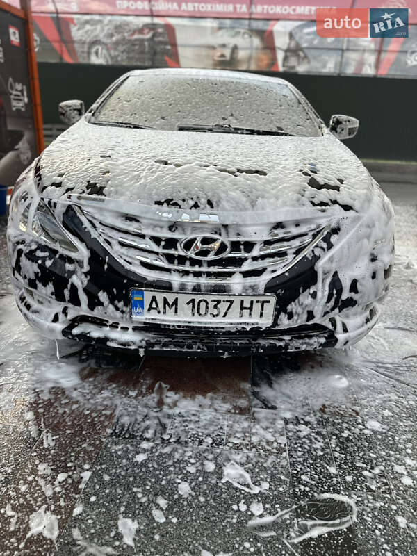 Седан Hyundai Sonata 2011 в Полонном