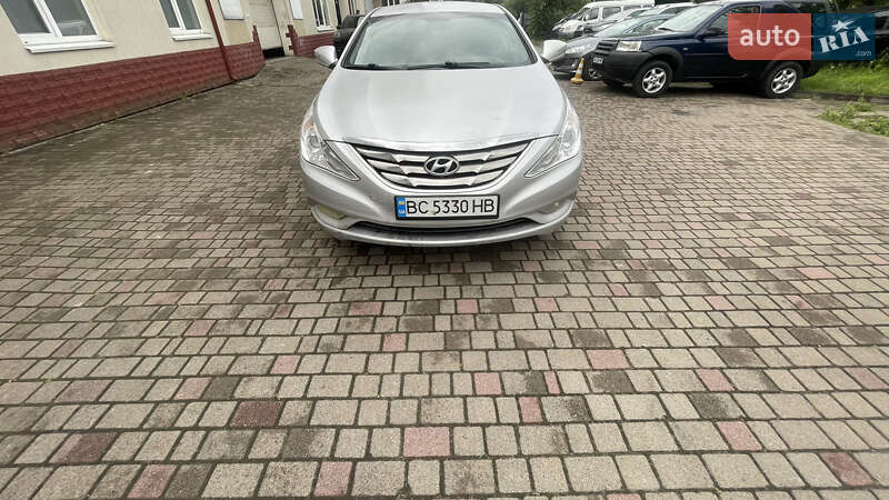 Hyundai Sonata 2011