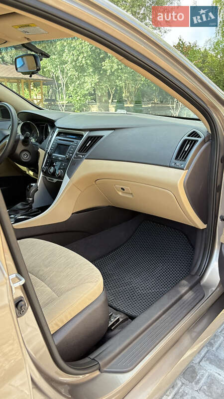 Седан Hyundai Sonata 2013 в Каменец-Подольском