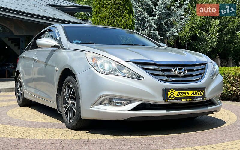 Hyundai Sonata 2011