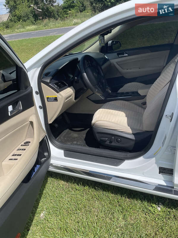 Седан Hyundai Sonata 2015 в Пирятині