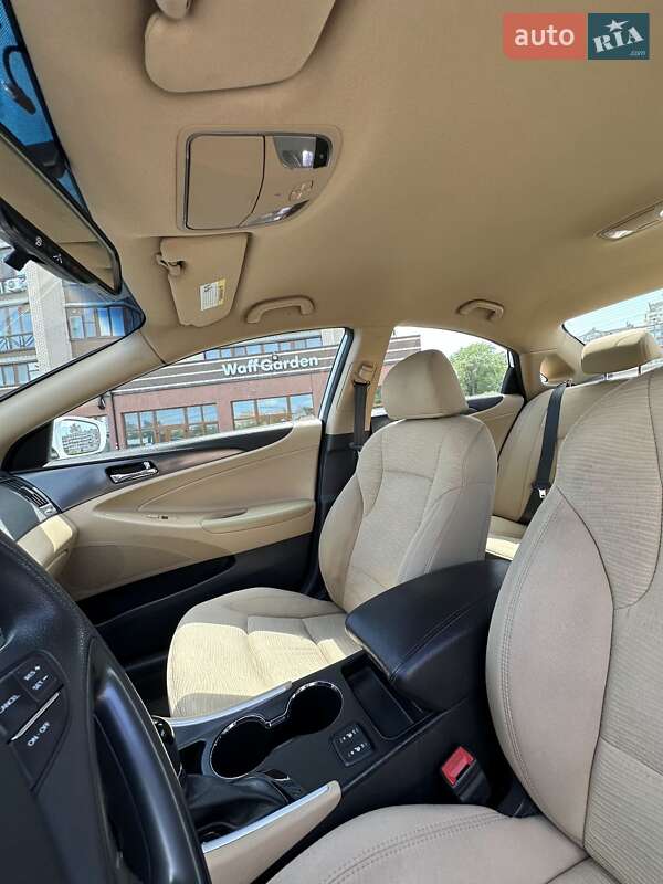 Седан Hyundai Sonata 2014 в Чорноморську