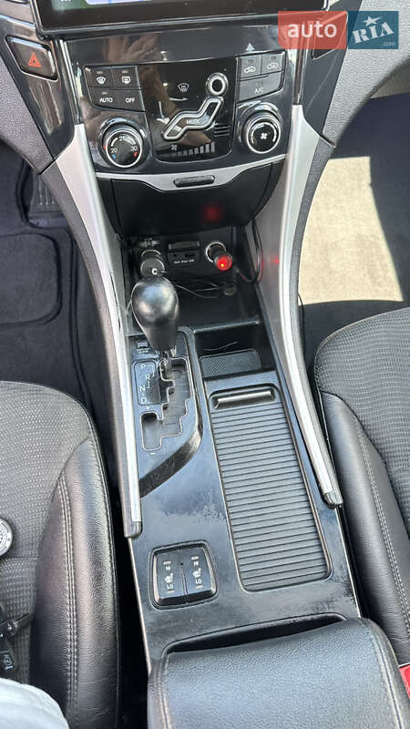 Седан Hyundai Sonata 2012 в Чернигове