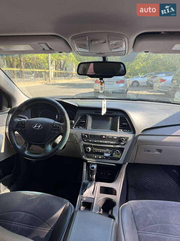 Седан Hyundai Sonata 2015 в Одессе