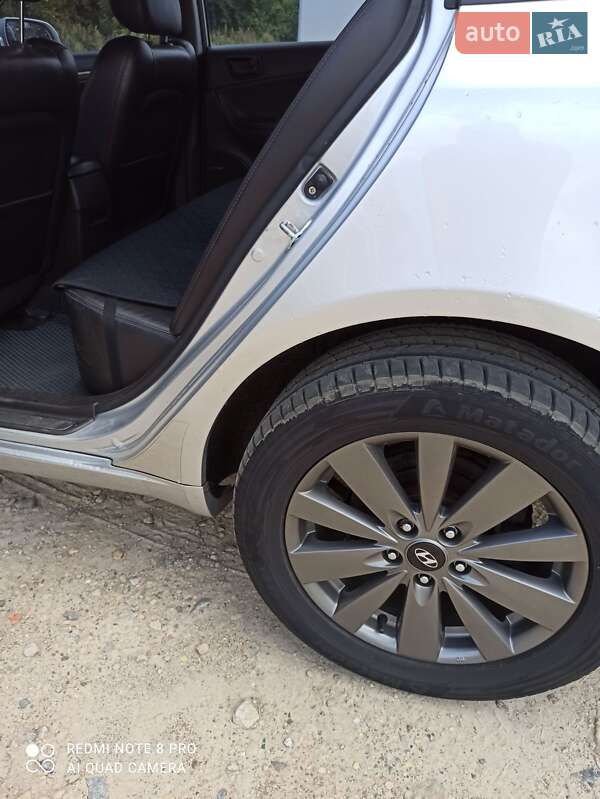 Седан Hyundai Sonata 2008 в Києві