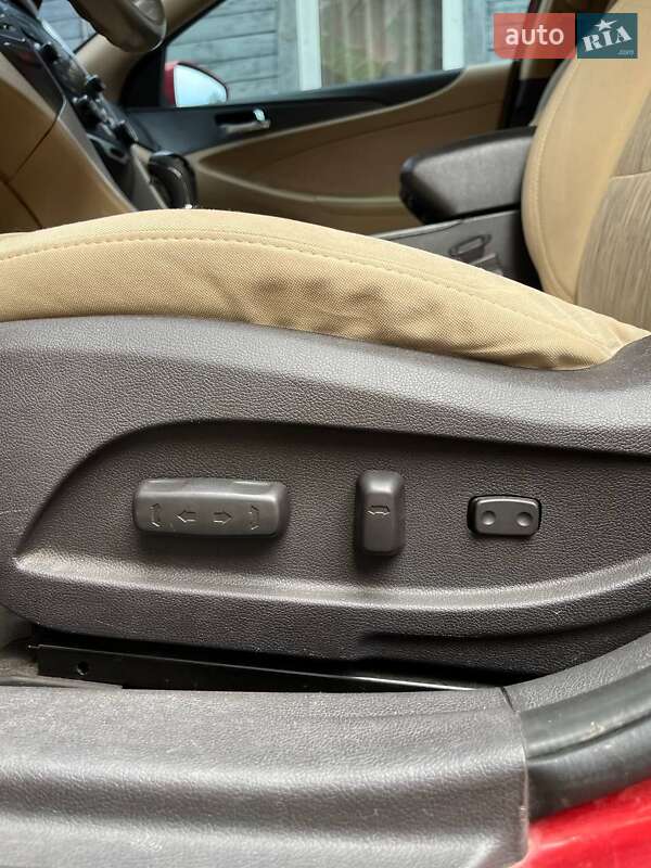 Седан Hyundai Sonata 2012 в Конотопе