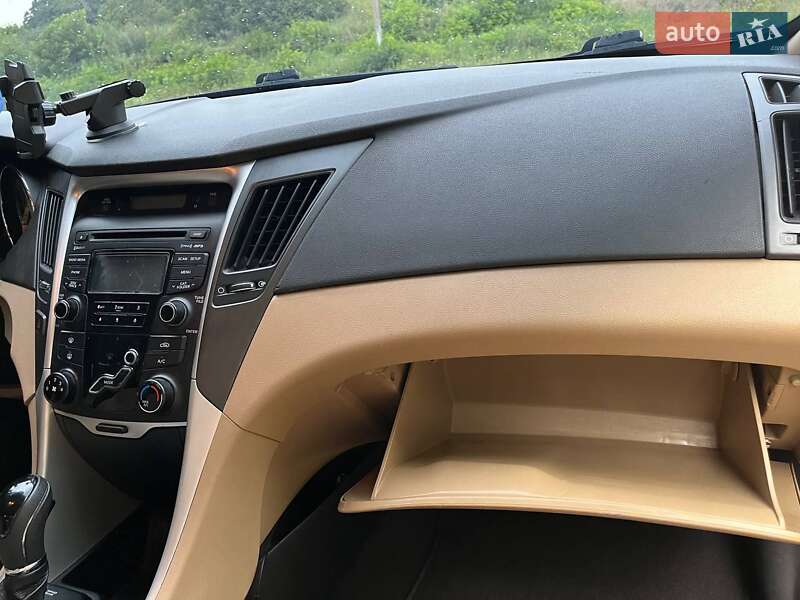 Седан Hyundai Sonata 2012 в Конотопе