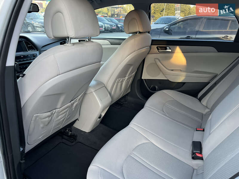 Седан Hyundai Sonata 2015 в Львове
