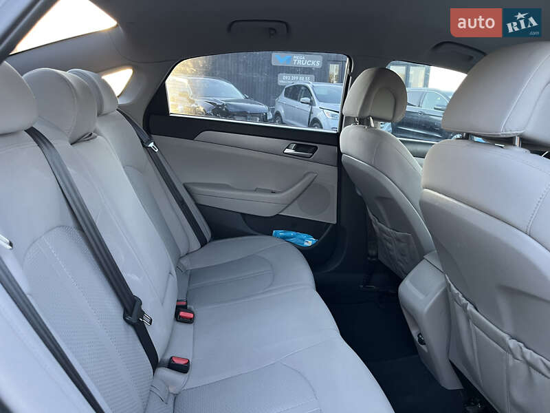 Седан Hyundai Sonata 2015 в Львове