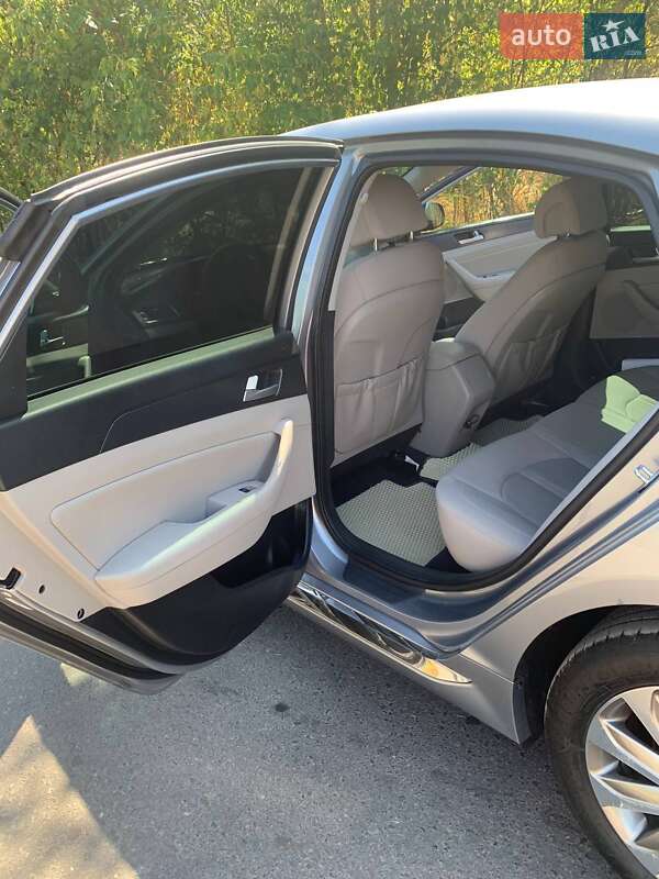 Седан Hyundai Sonata 2015 в Одессе