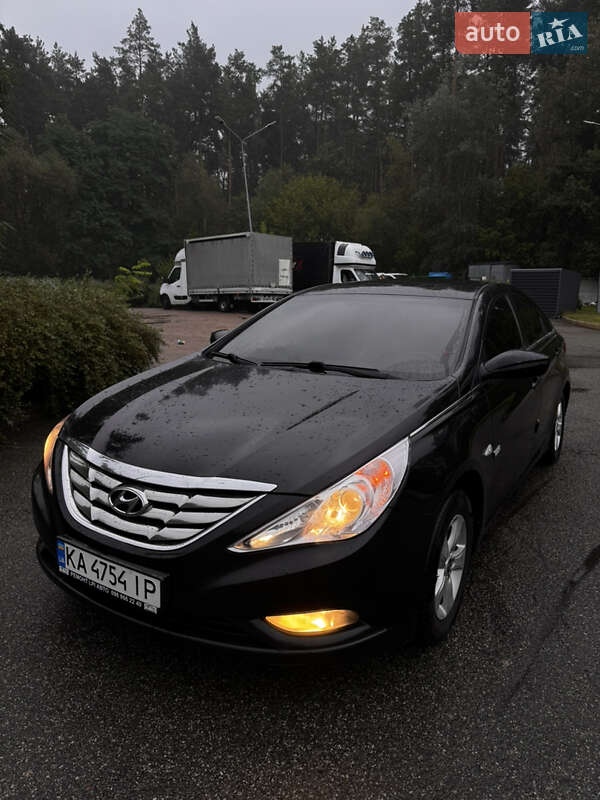 Седан Hyundai Sonata 2011 в Буче
