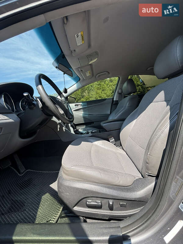 Седан Hyundai Sonata 2011 в Житомирі