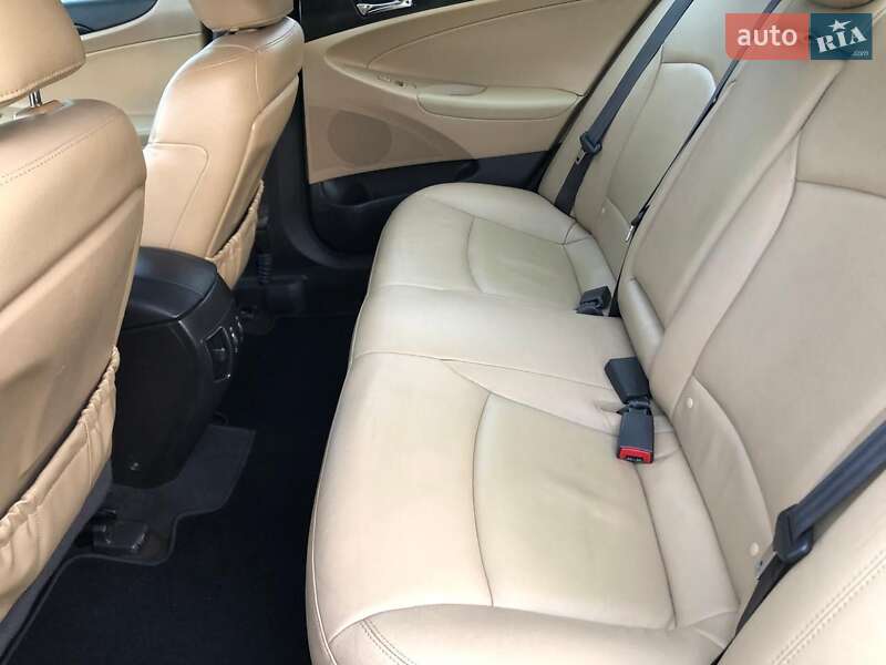Седан Hyundai Sonata 2012 в Ровно
