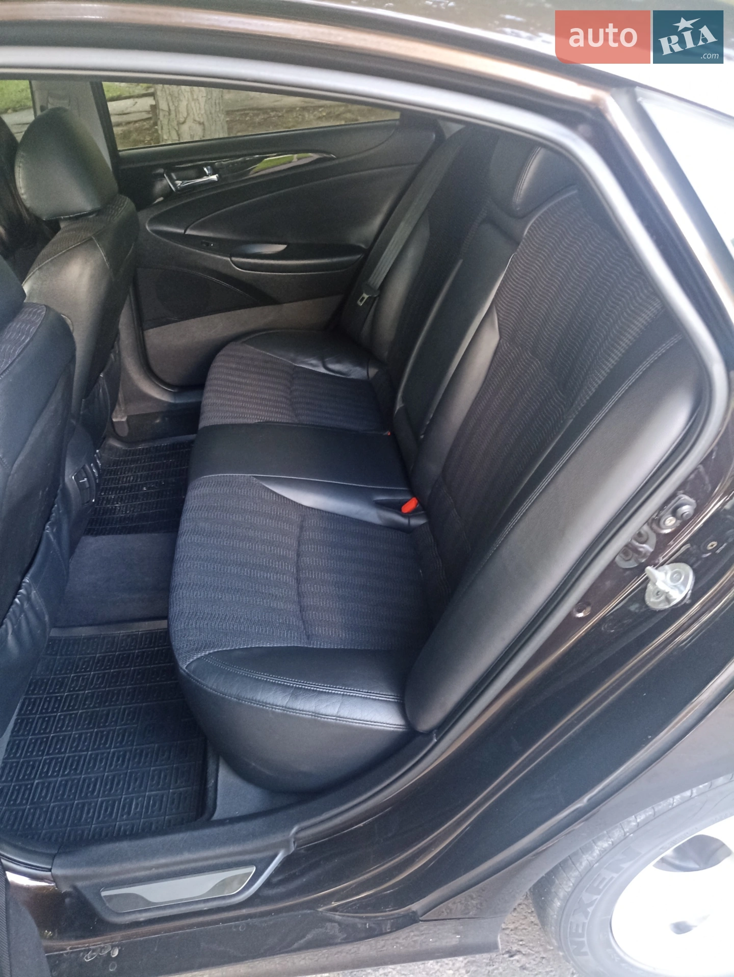 2010 Hyundai Sonata - мініатюра 2