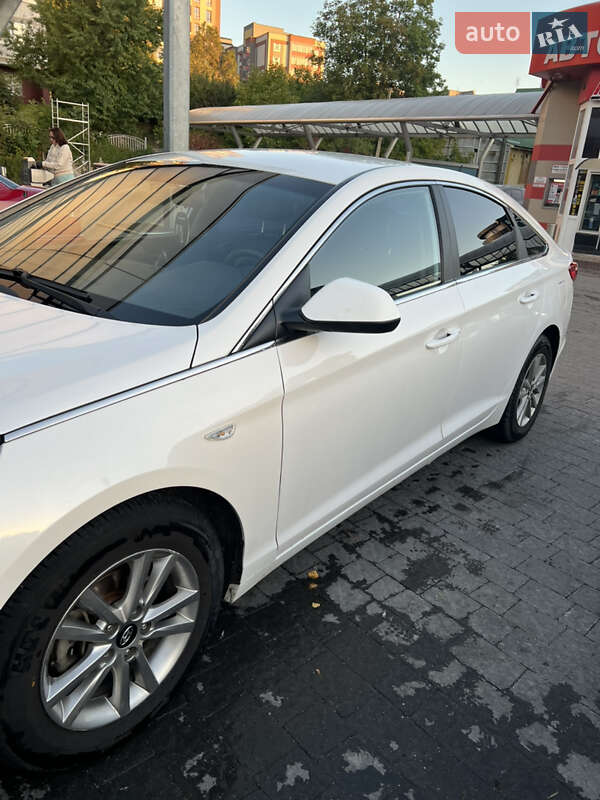 Седан Hyundai Sonata 2014 в Тернополі