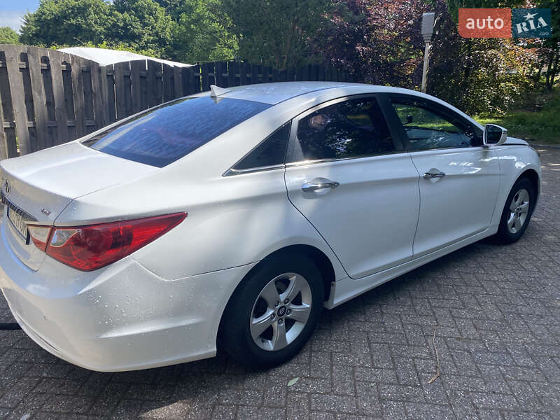 Седан Hyundai Sonata 2013 в Сумах