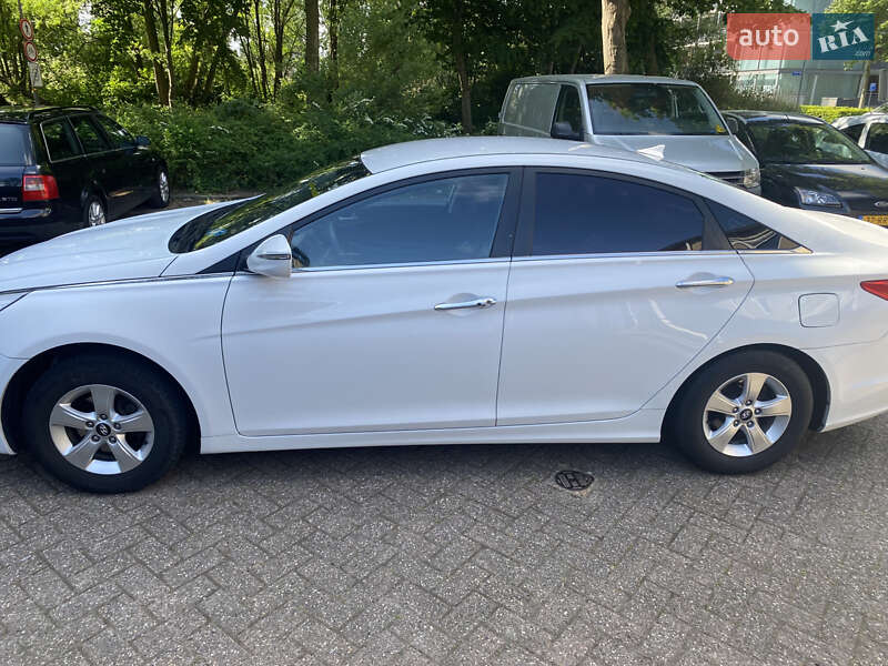 Седан Hyundai Sonata 2013 в Сумах