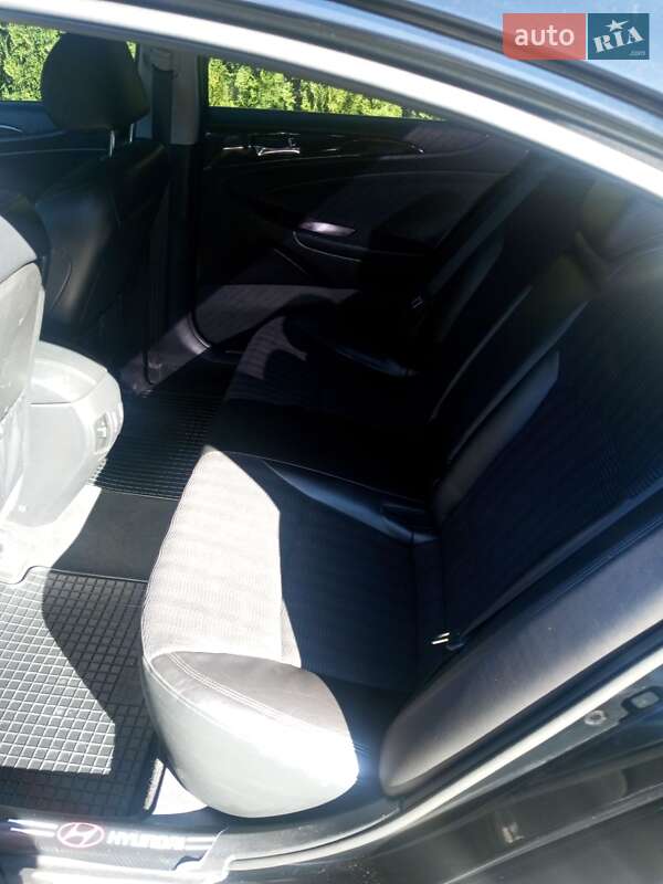 Седан Hyundai Sonata 2010 в Лановцах