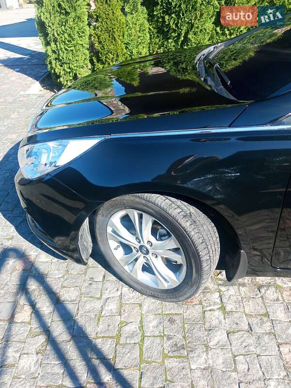 Седан Hyundai Sonata 2010 в Лановцах