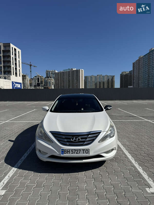 Hyundai Sonata 2011