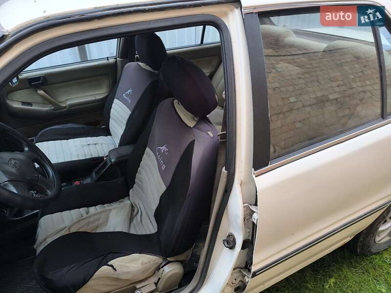 Седан Hyundai Sonata 1992 в Стрию