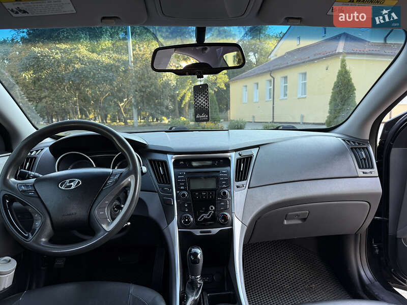 Седан Hyundai Sonata 2012 в Синельниково