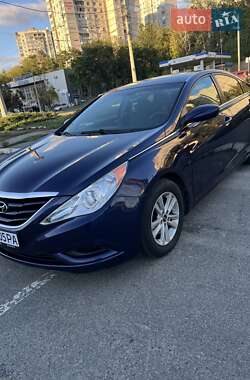 Седан Hyundai Sonata 2013 в  фото 2 Седан Hyundai Sonata 2013 в