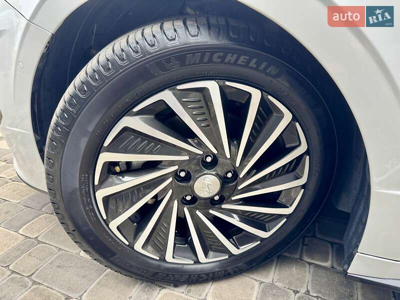 Седан Hyundai Sonata 2020 в Киеве фото 43 Седан Hyundai Sonata 2020 в Киеве