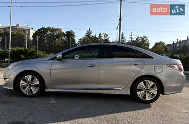 Седан Hyundai Sonata 2013 в  фото 2 Седан Hyundai Sonata 2013 в