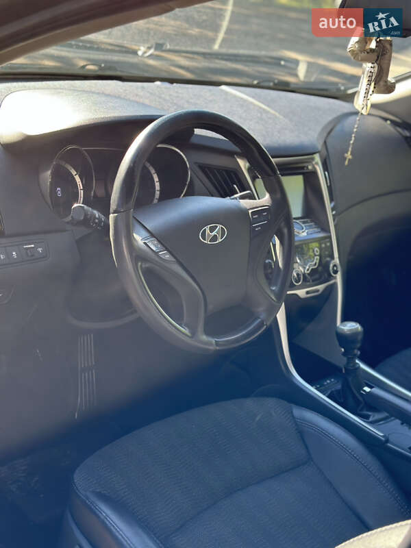 Седан Hyundai Sonata 2012 в Сколе