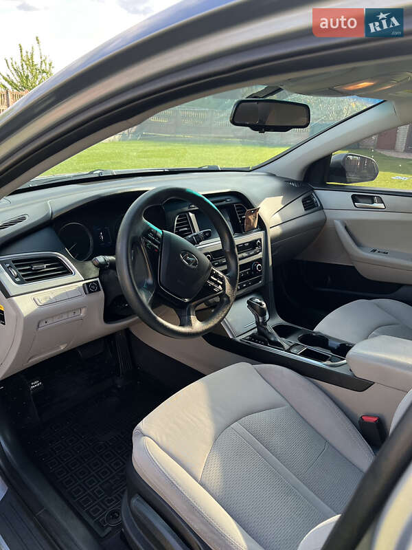 Седан Hyundai Sonata 2015 в Глобине