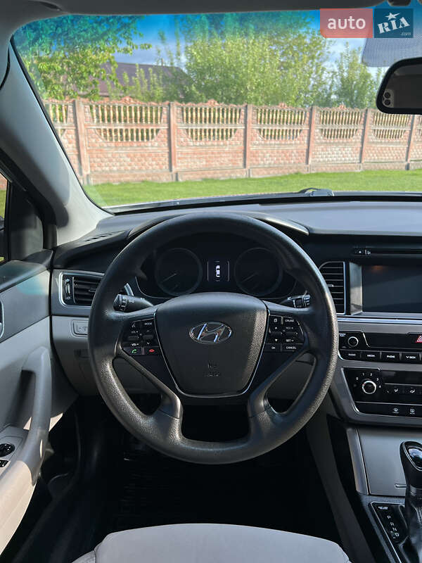 Седан Hyundai Sonata 2015 в Глобине