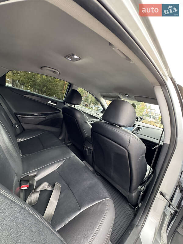 Седан Hyundai Sonata 2011 в Николаеве