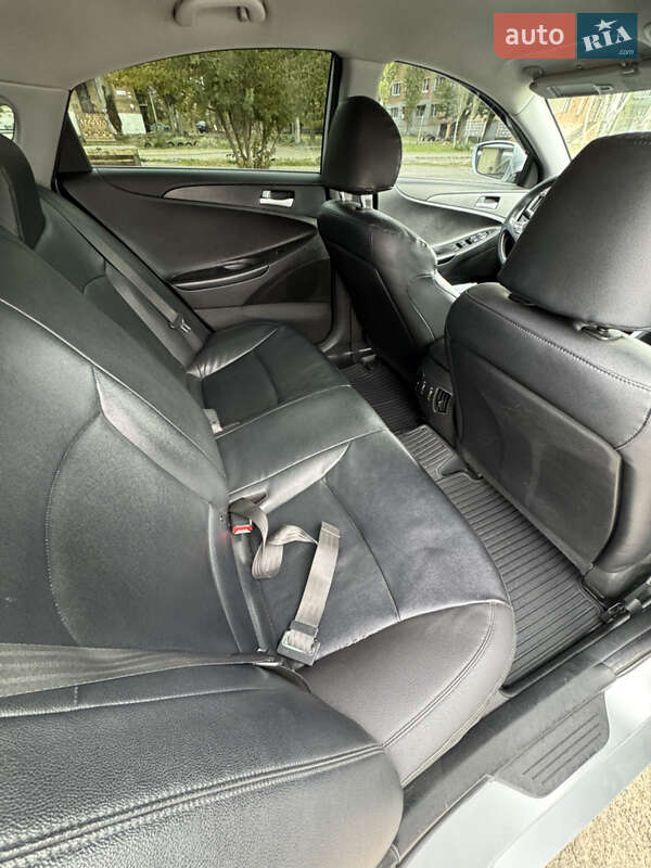 Седан Hyundai Sonata 2011 в Николаеве