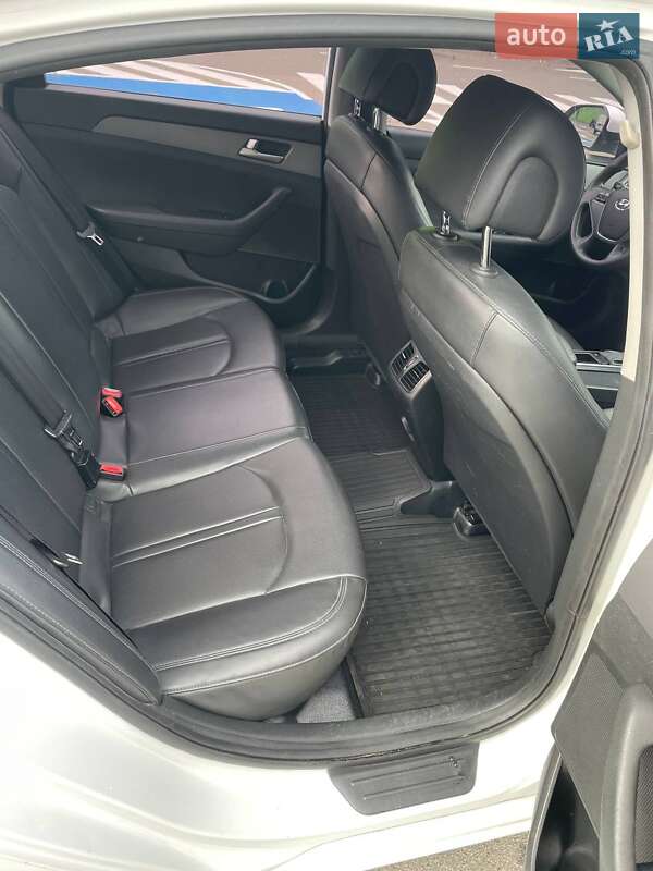 Седан Hyundai Sonata 2016 в Киеве