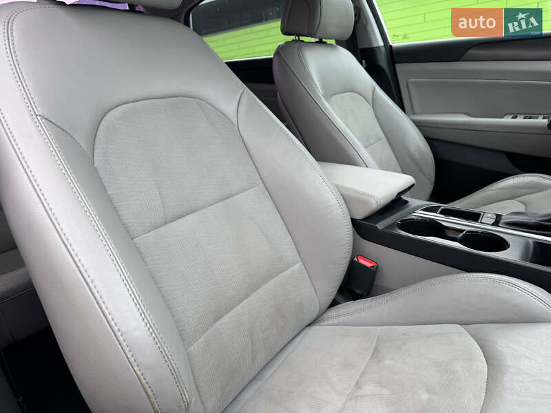 Седан Hyundai Sonata 2014 в Киеве