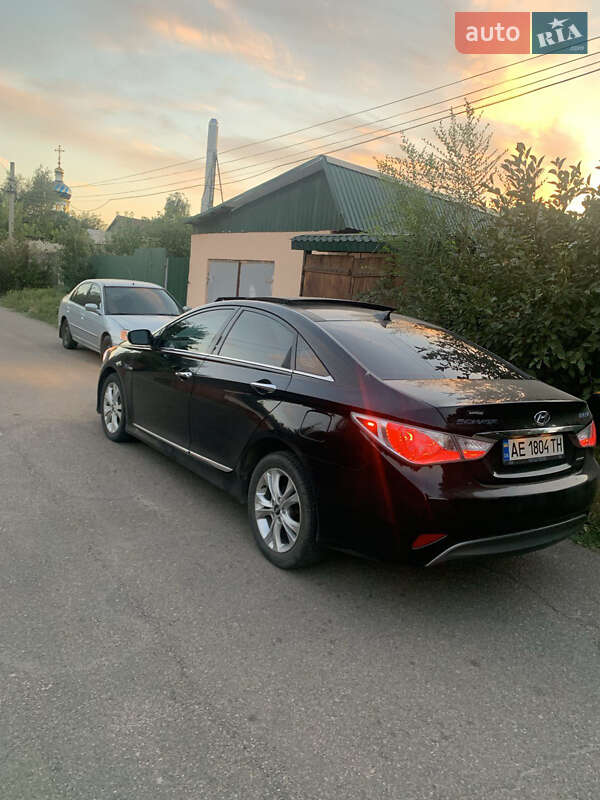 Седан Hyundai Sonata 2014 в Кривом Роге