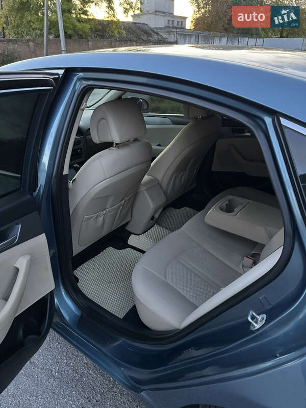 Седан Hyundai Sonata 2016 в Хмельнике